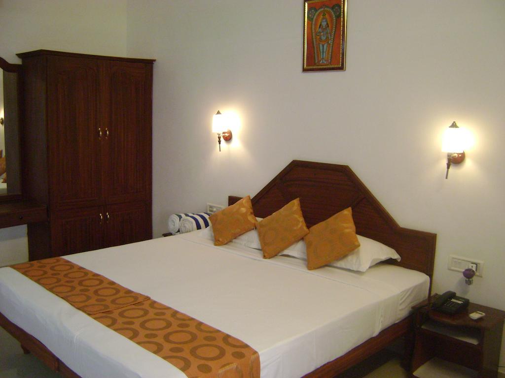 Chakra Ayurvedic Resort Kovalam Room photo