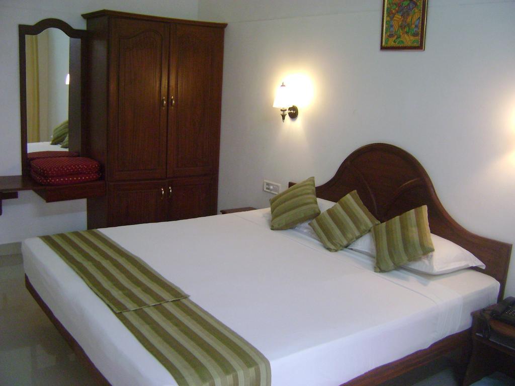 Chakra Ayurvedic Resort Kovalam Room photo